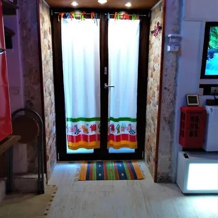 La Casita De Ely Apartman *